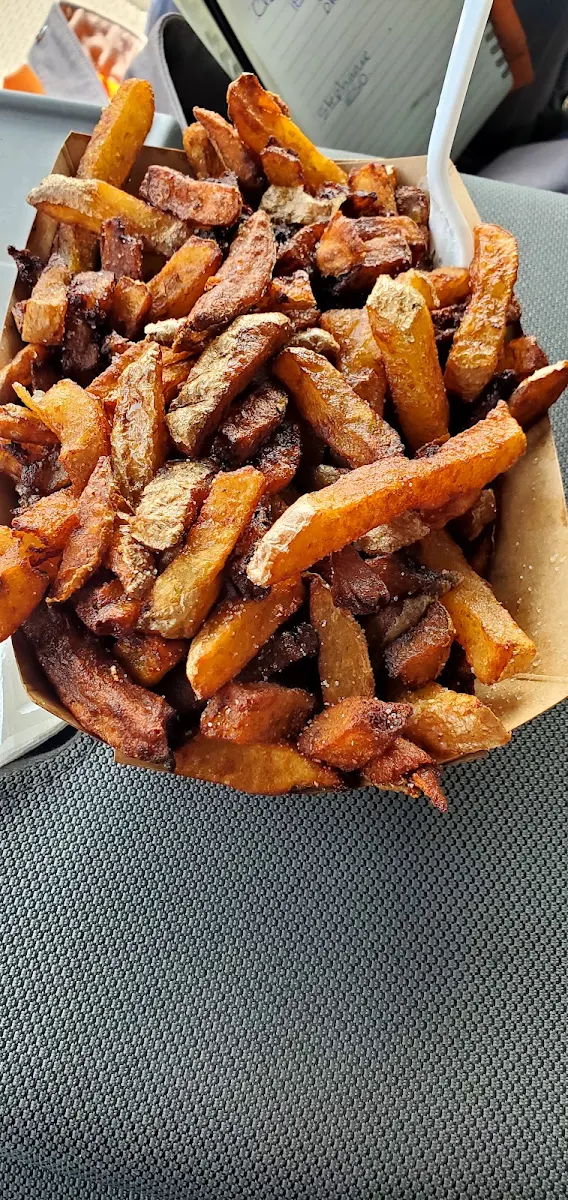 Butter Chicken Poutine
