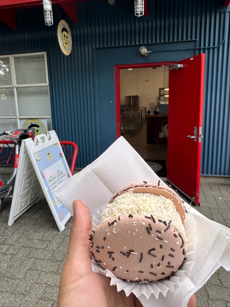 Macaron and Gelato