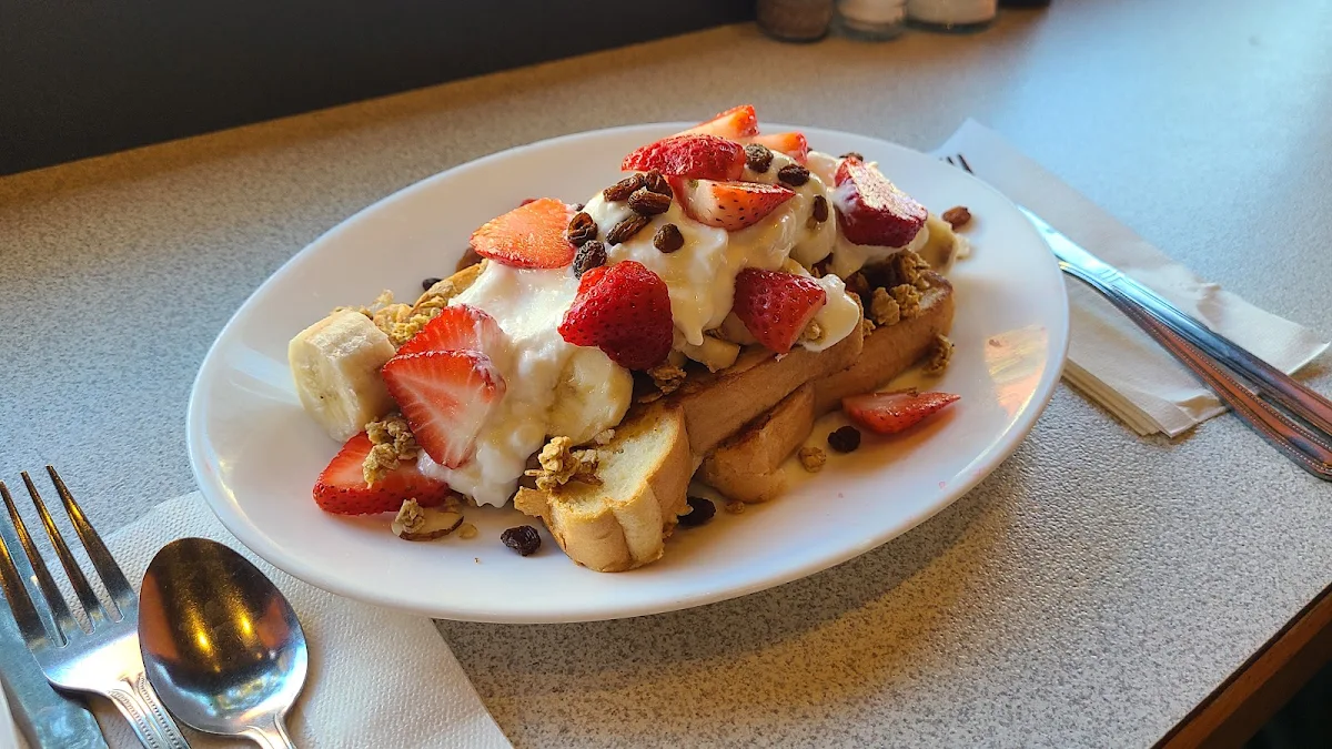 French Toast 2 Pieces with Yogurt and Fresh Fruit