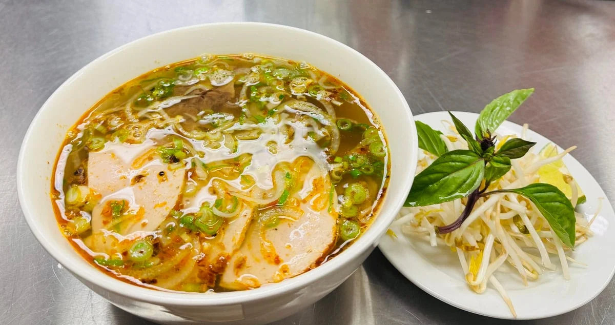 Highlights, Pho Kam Long Restaurant