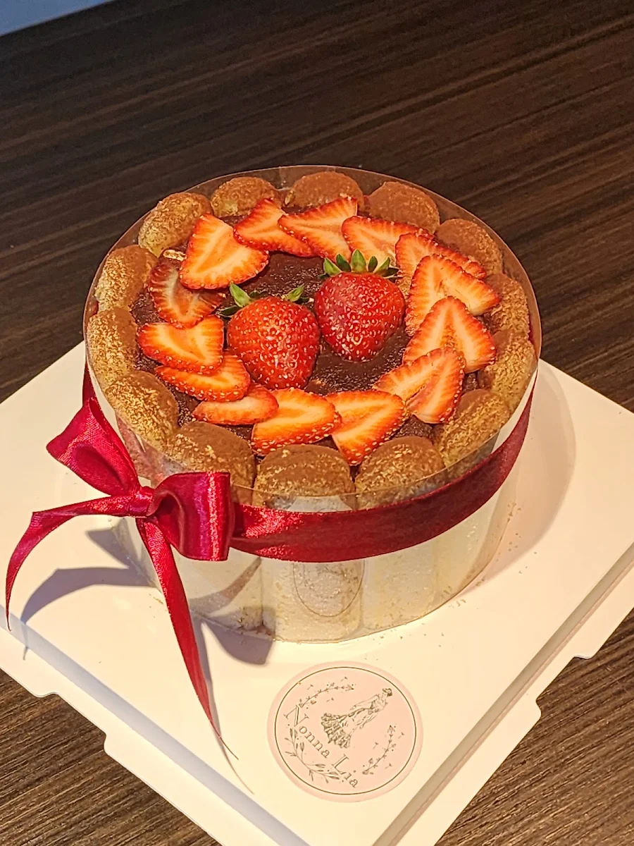 Classic Tiramisu Cake