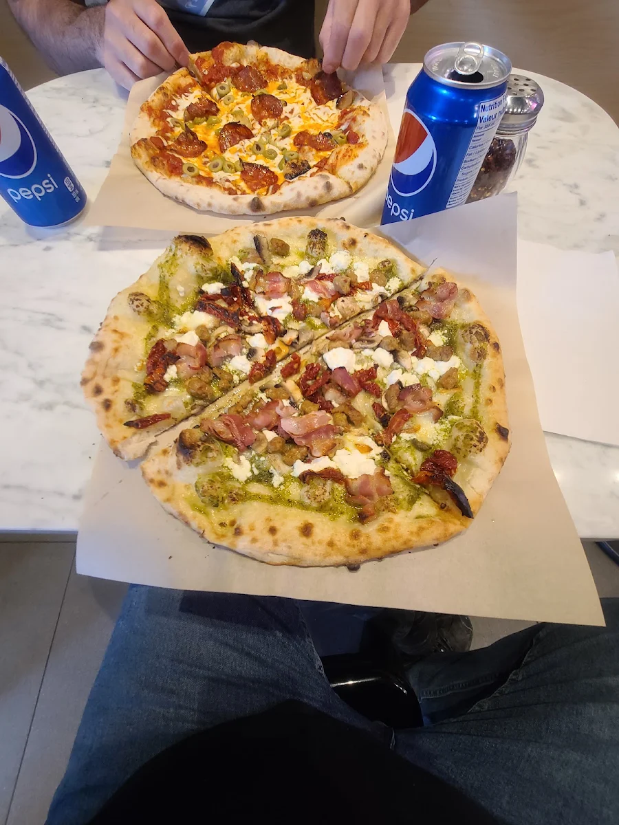 Custom Pizza Quattro Formaggi