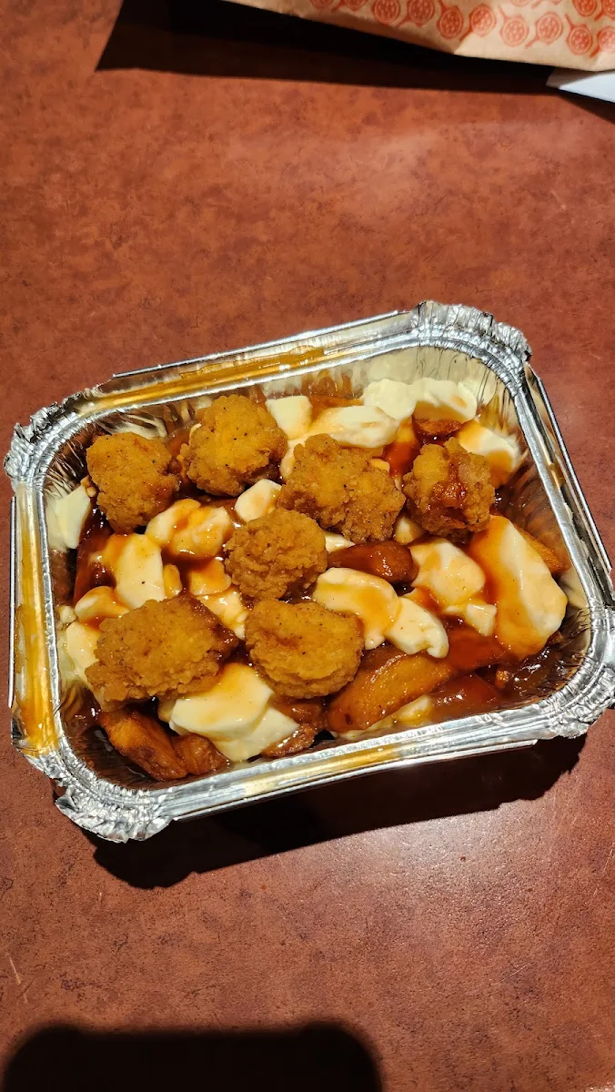 Classic Poutine with Popcorn Chicken