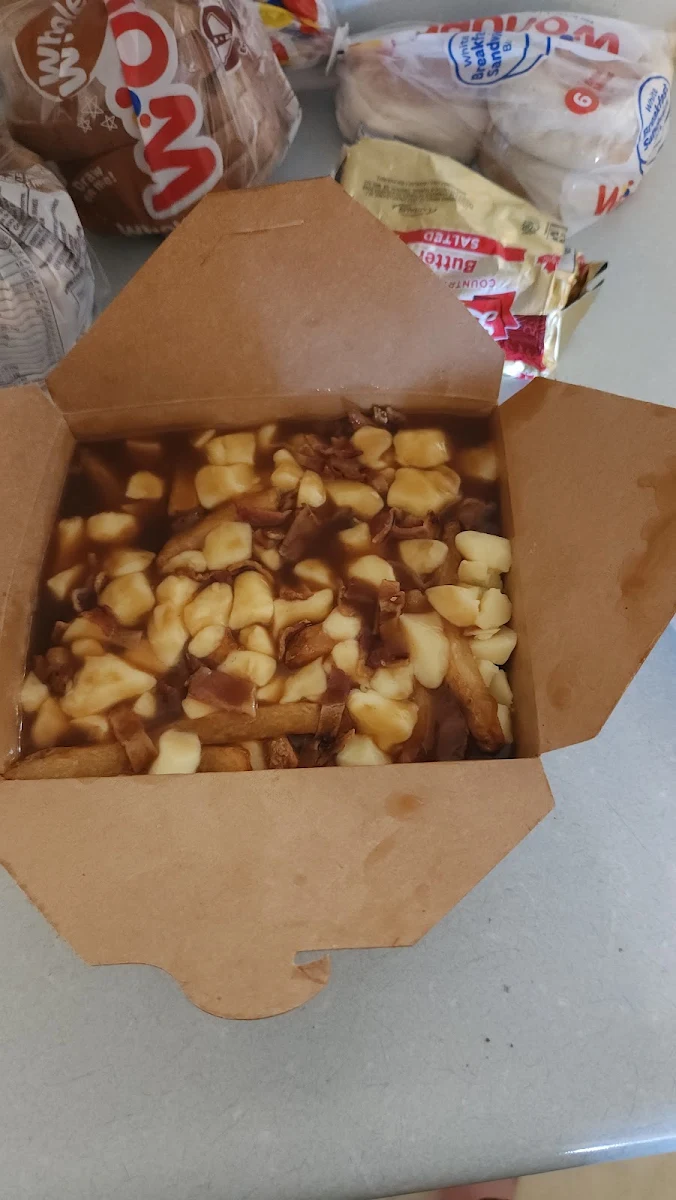 Bacon Quebec Poutine Extra Cheese