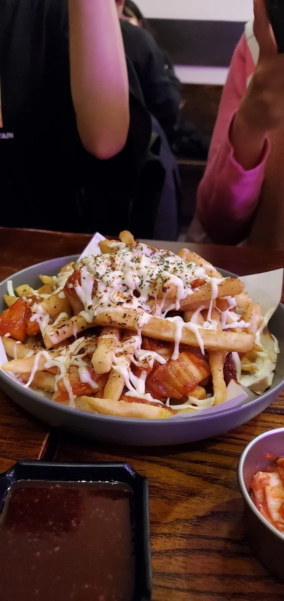 kimchi cheese fries 김치 치즈 감자튀김