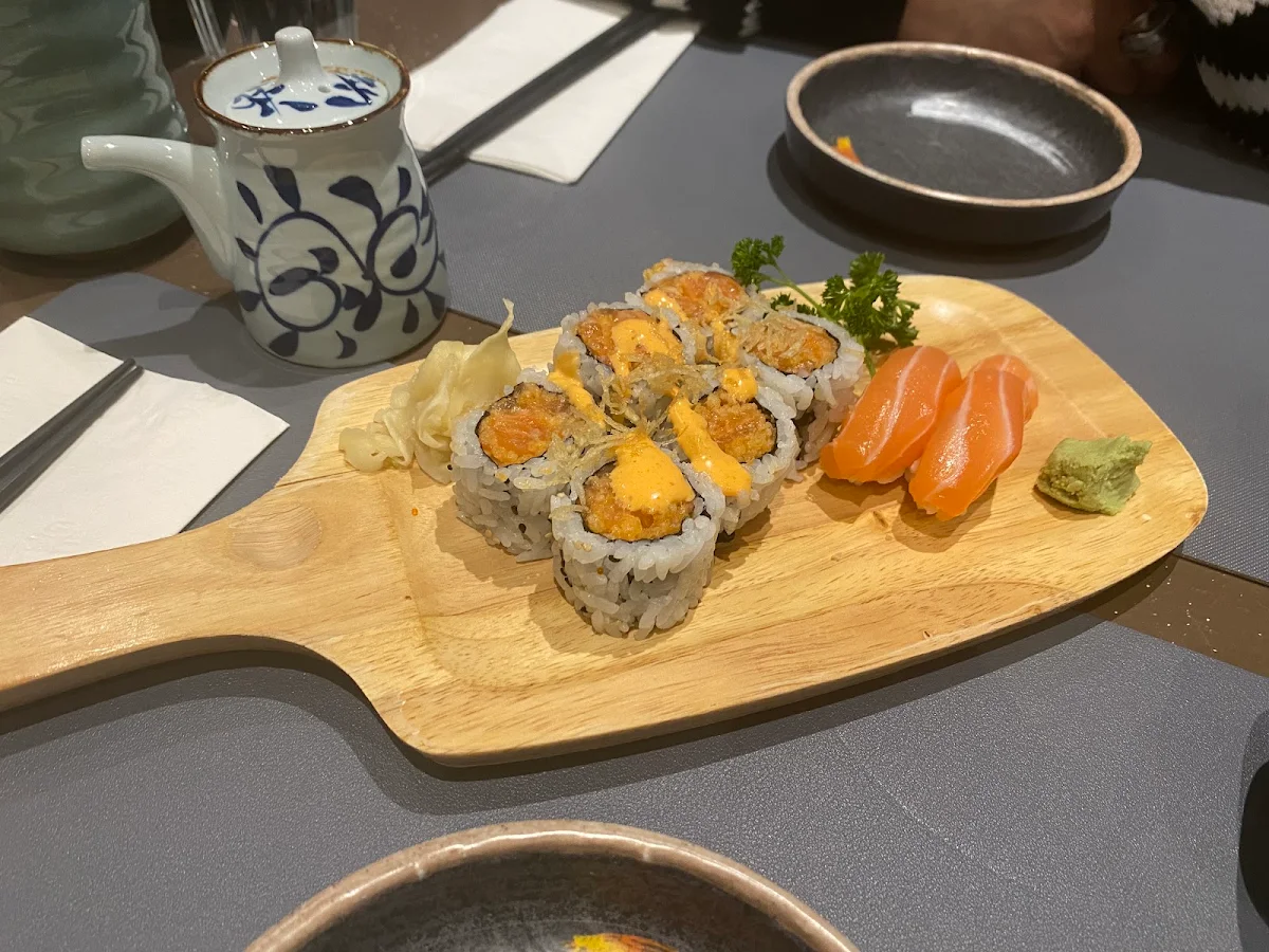 Spicy Salmon Roll