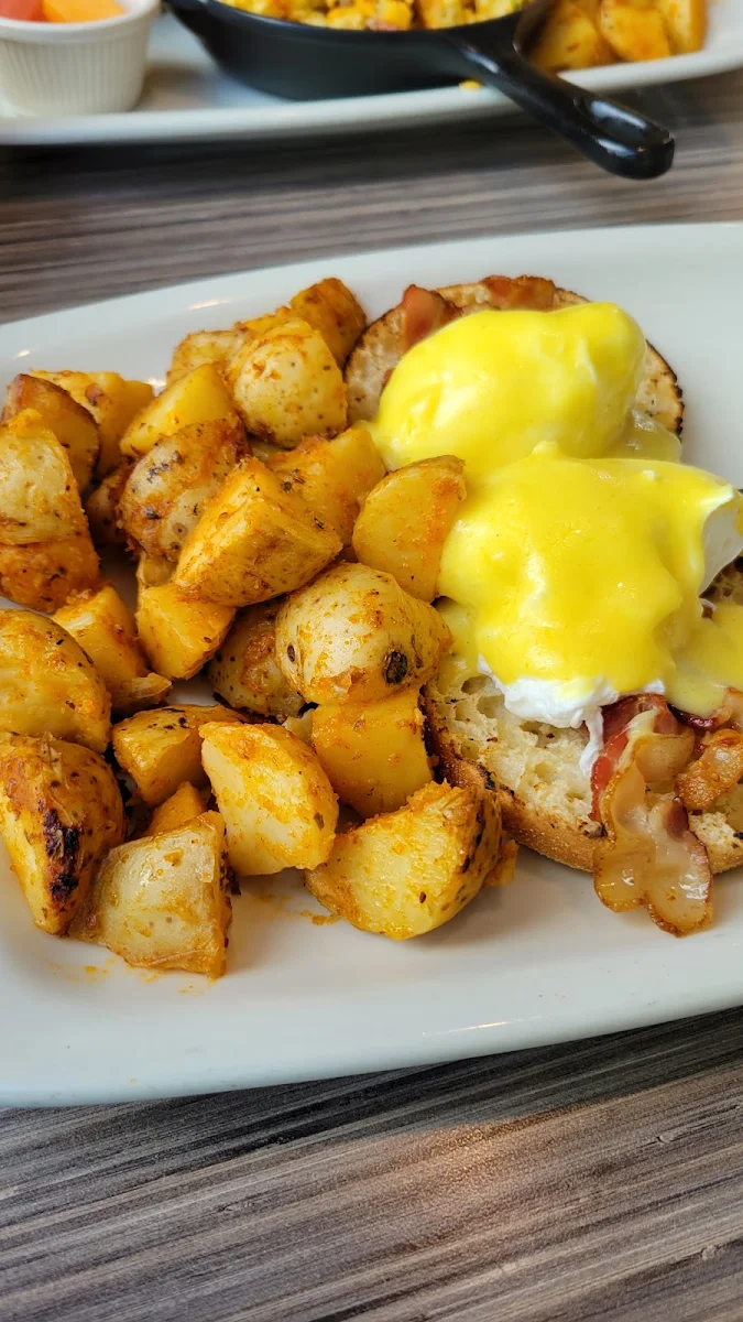Eggs Benedict with Bacon