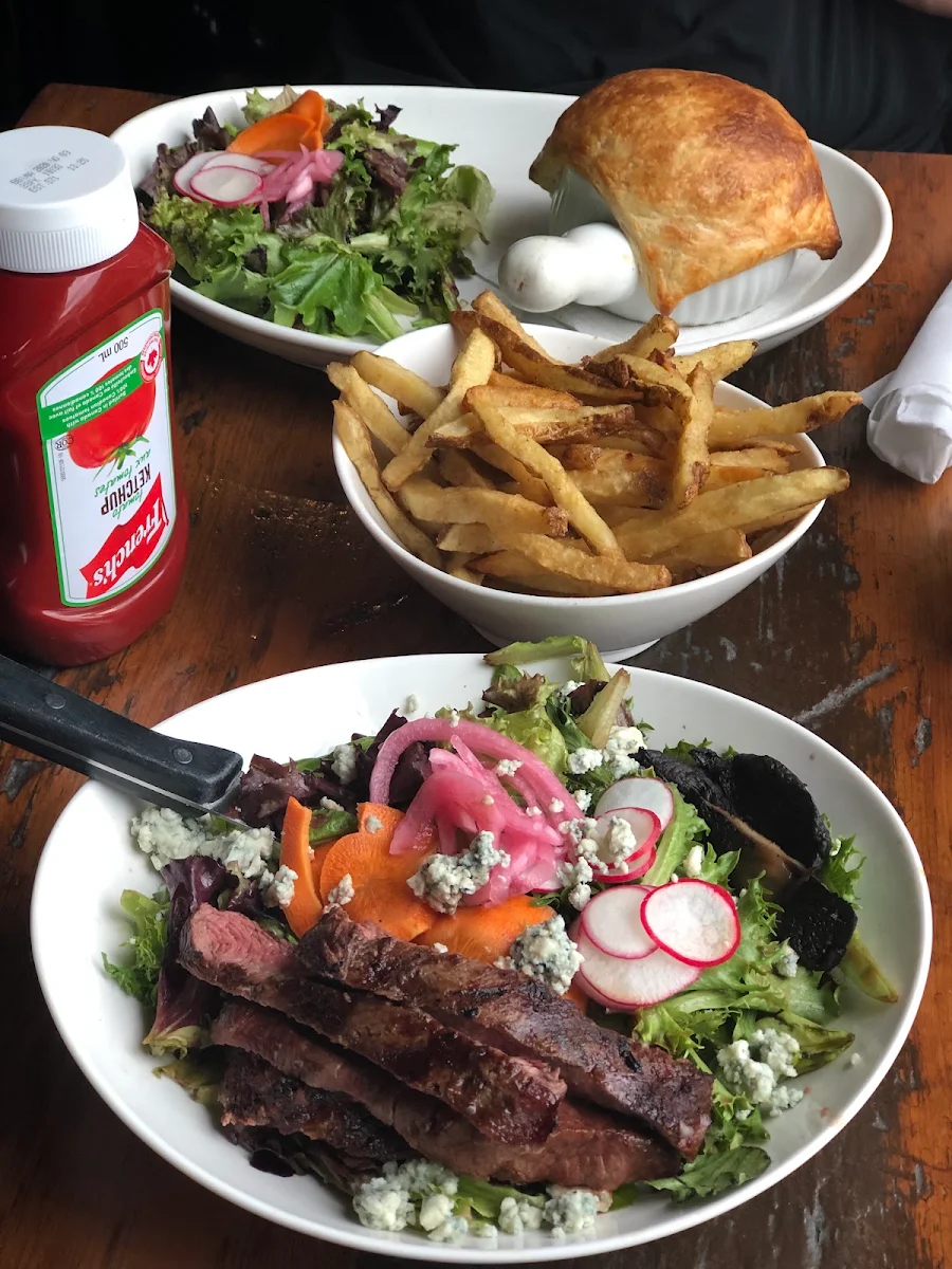 Grilled Flatiron Steak Salad