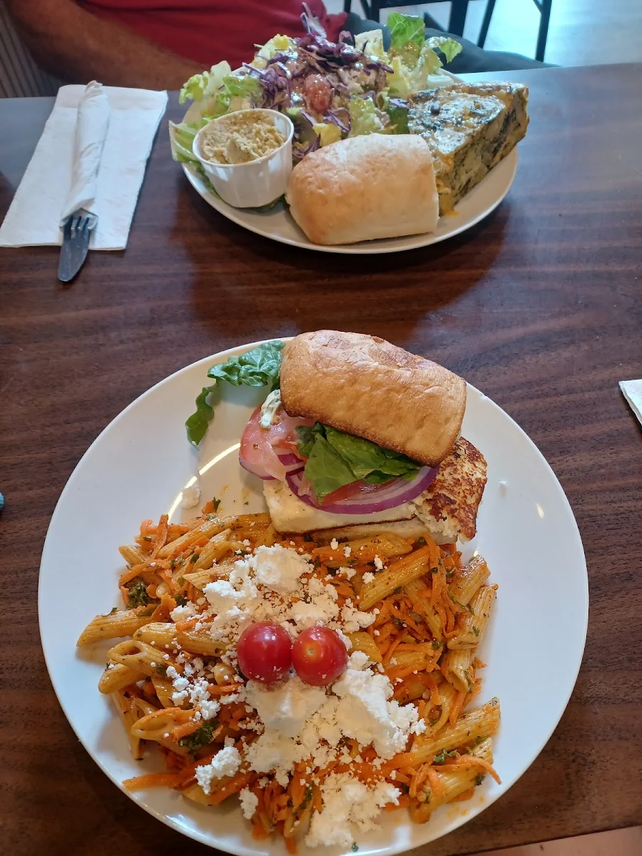Paneer Sandwich with Pasta Salad