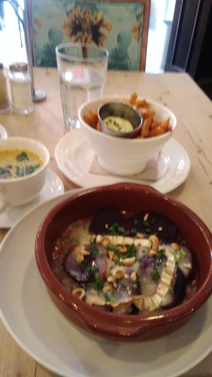Petit Bol Soupe Lait Coco Curry Frites Maison Betterave Gratinées Au Chèvre Et Noisettes
