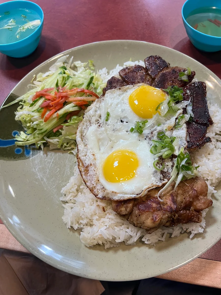 Grilled Lemongrass Pork Chop & Fried Egg with Steamed Rice Cơm Sườn Trứng 猪机 蛋飯