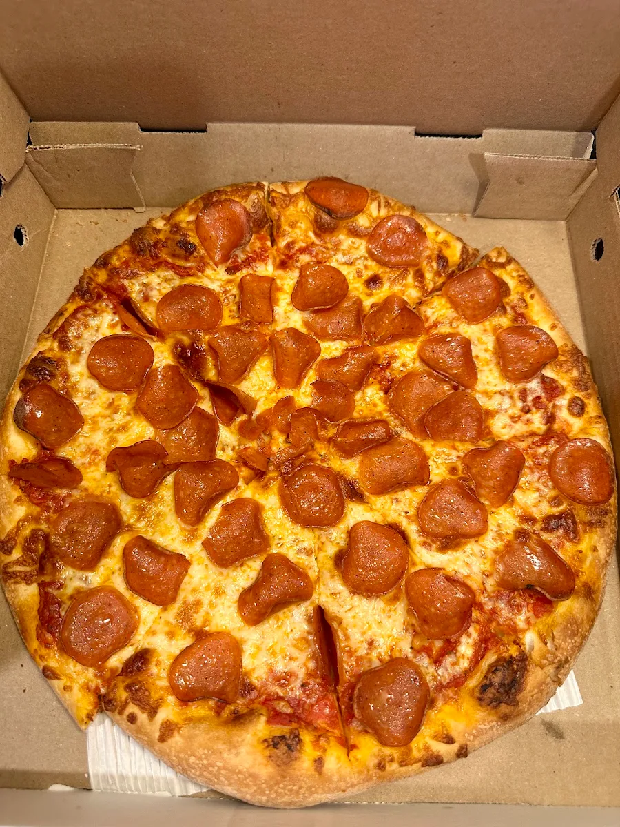 Medium Pepperoni, Pizza Nova