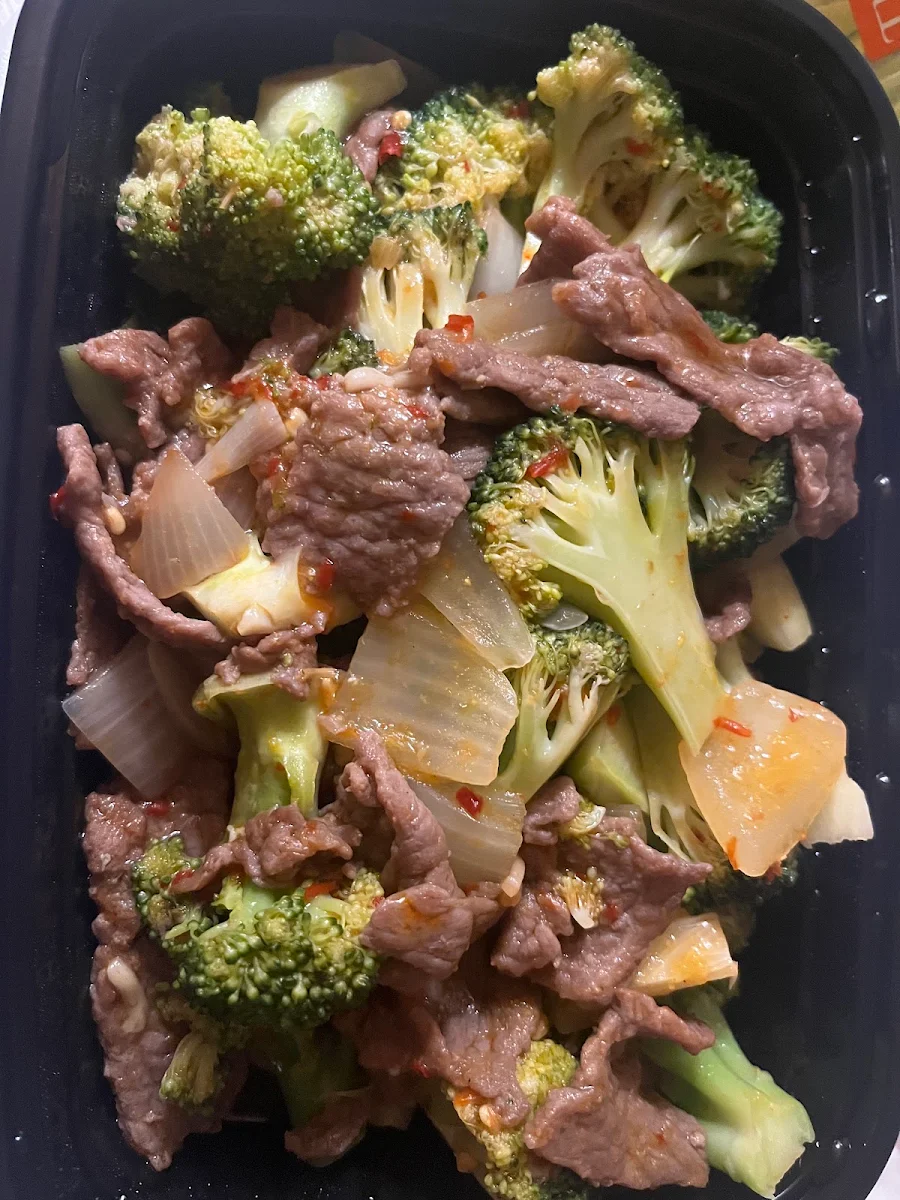 Beef Broccoli with Garlic Sauce