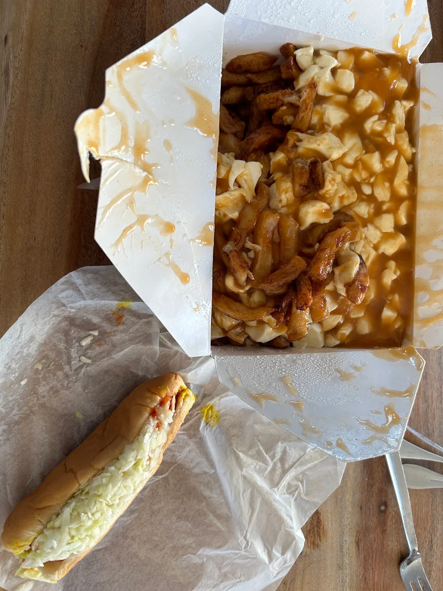 Poutine Hot Dog