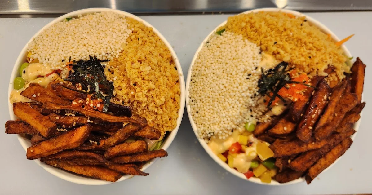 Chef Poke Saumon Épicé Patate Douce Frite