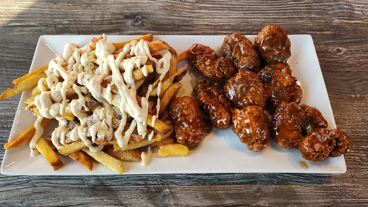 Boneless Chicken Poutine