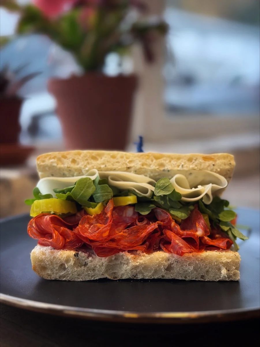 Highlights, Delish cafe