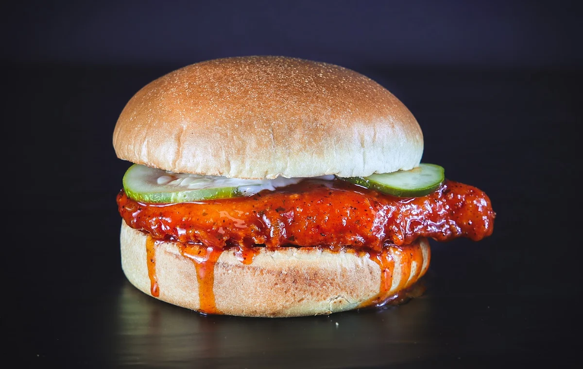 Buffalo Chicken Burger Halal