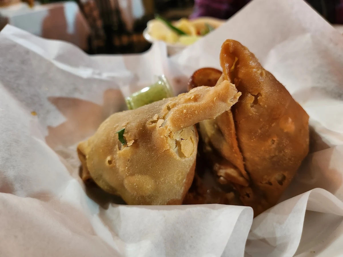 Meat Samosa 2pcs