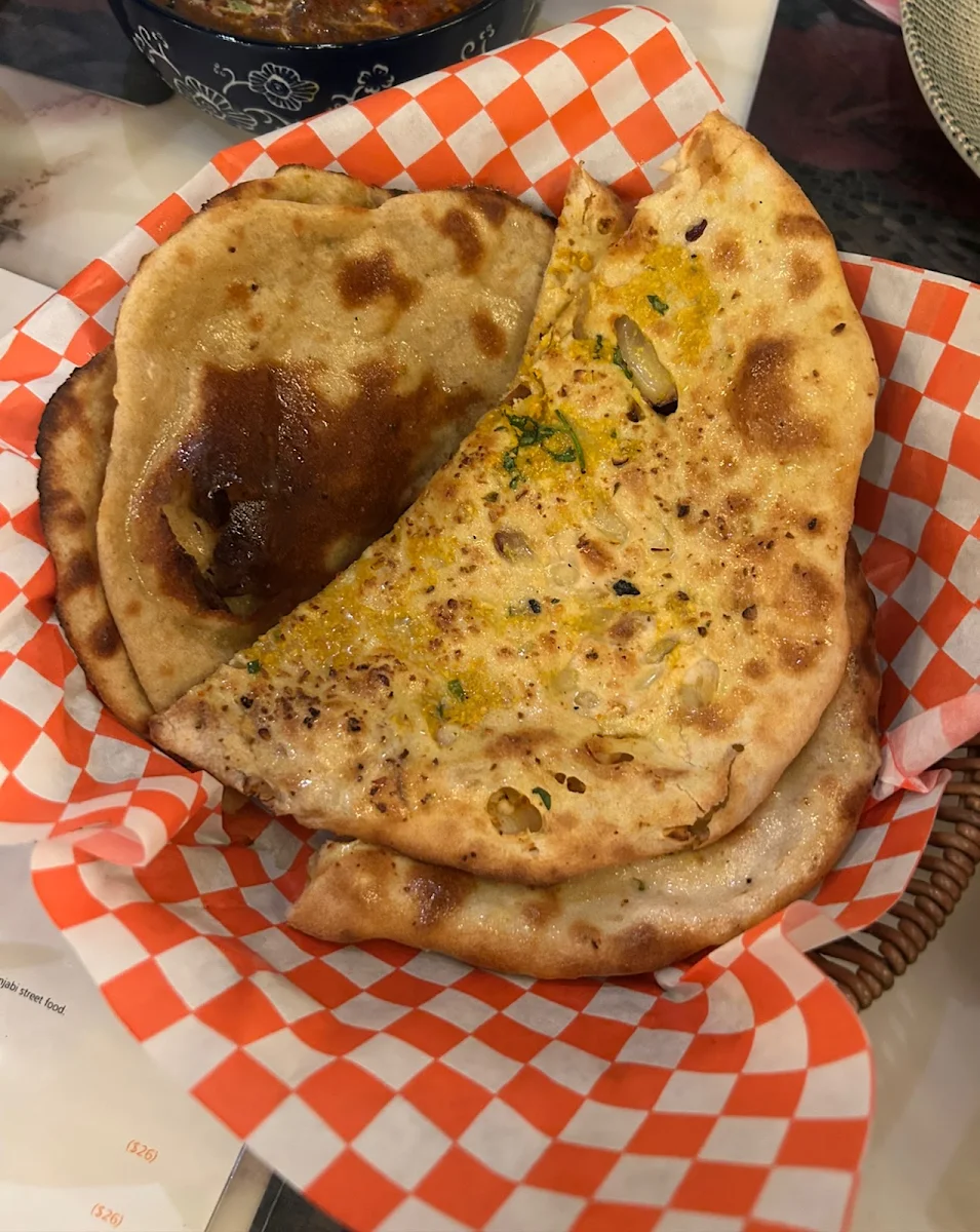 Garlic Cheese Naan