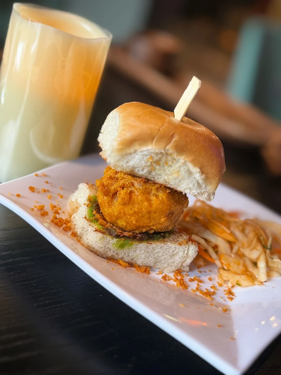 Vada Pav, Oh Bombay