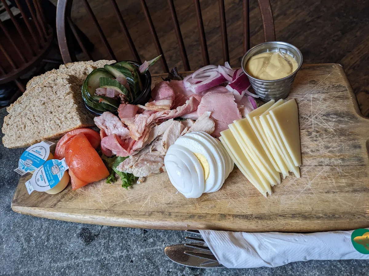 Ploughman's Lunch, The Old Triangle Irish Alehouse