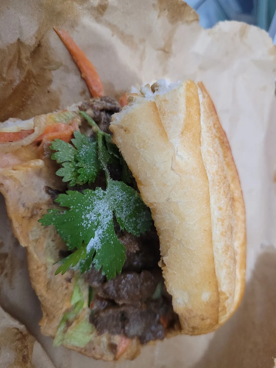 Banh MI Bœuf Au Basilic 10 Basil Beef Banh MI 10