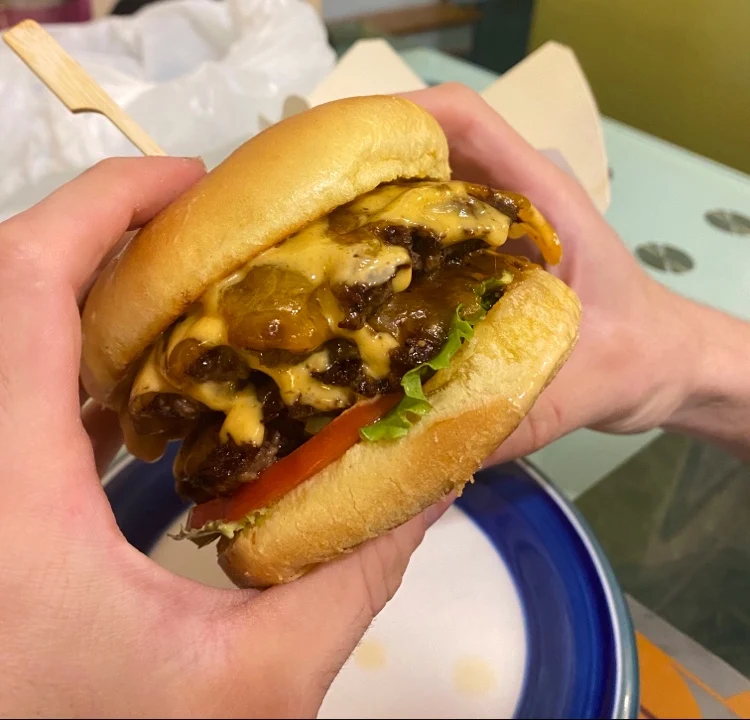 Twins Burger