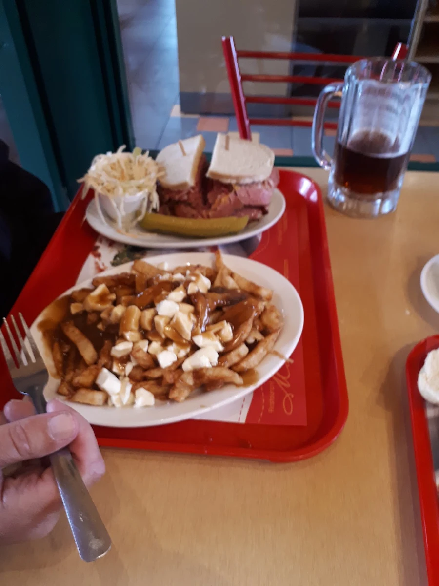 Poutine Et Viande Fumee