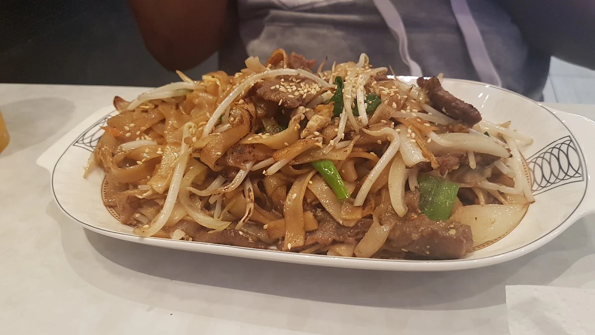 Beef Ho Fun and a Pop