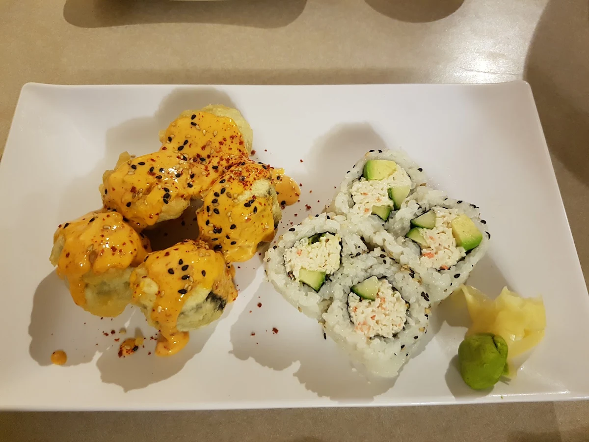 California Roll Spicy Tuna