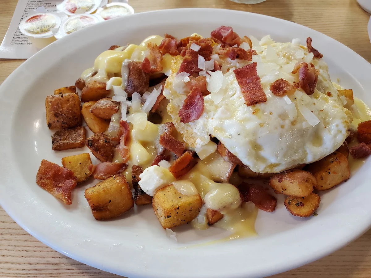 Breakfast Poutine