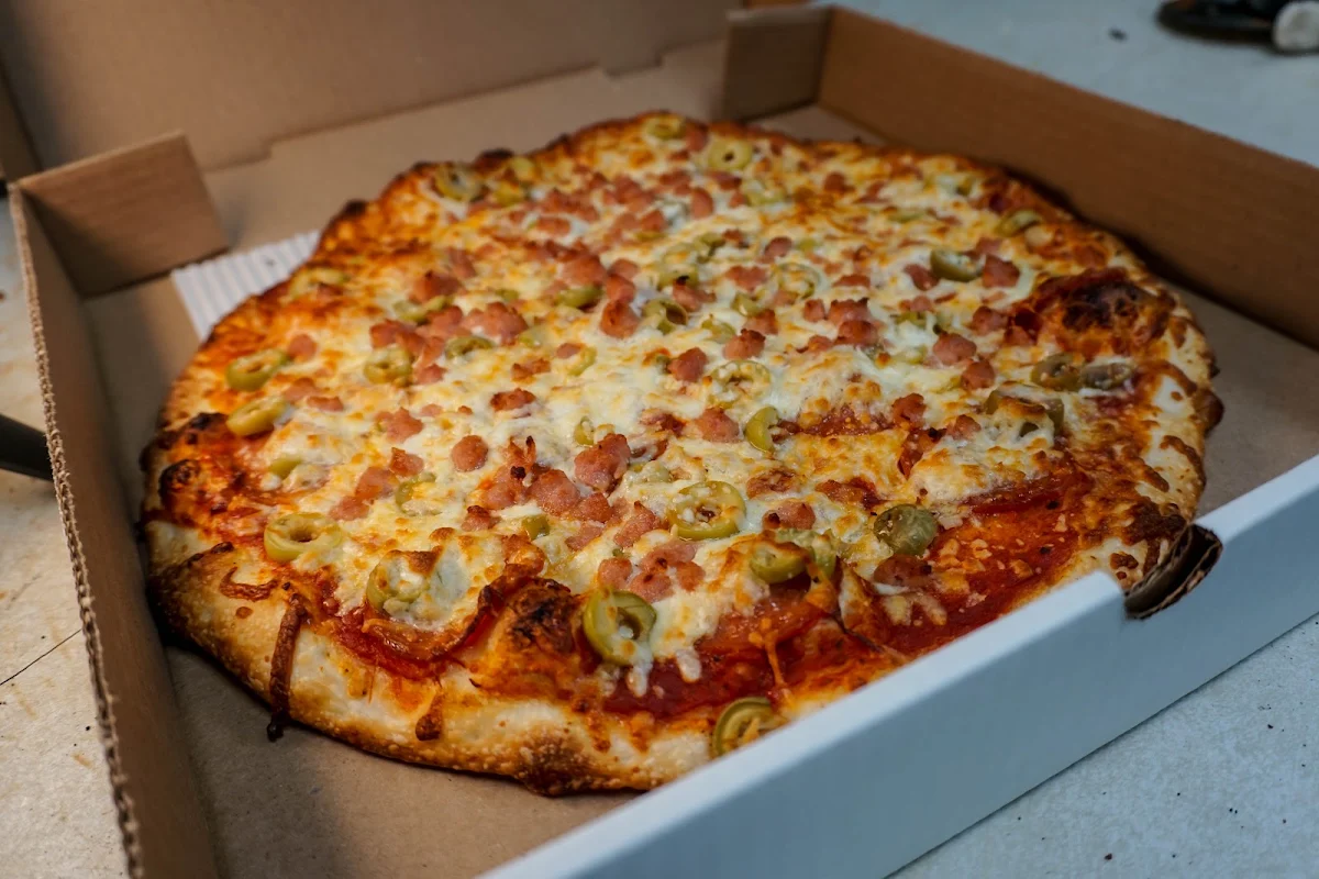 Highlights, Mike's Pizza and Subs