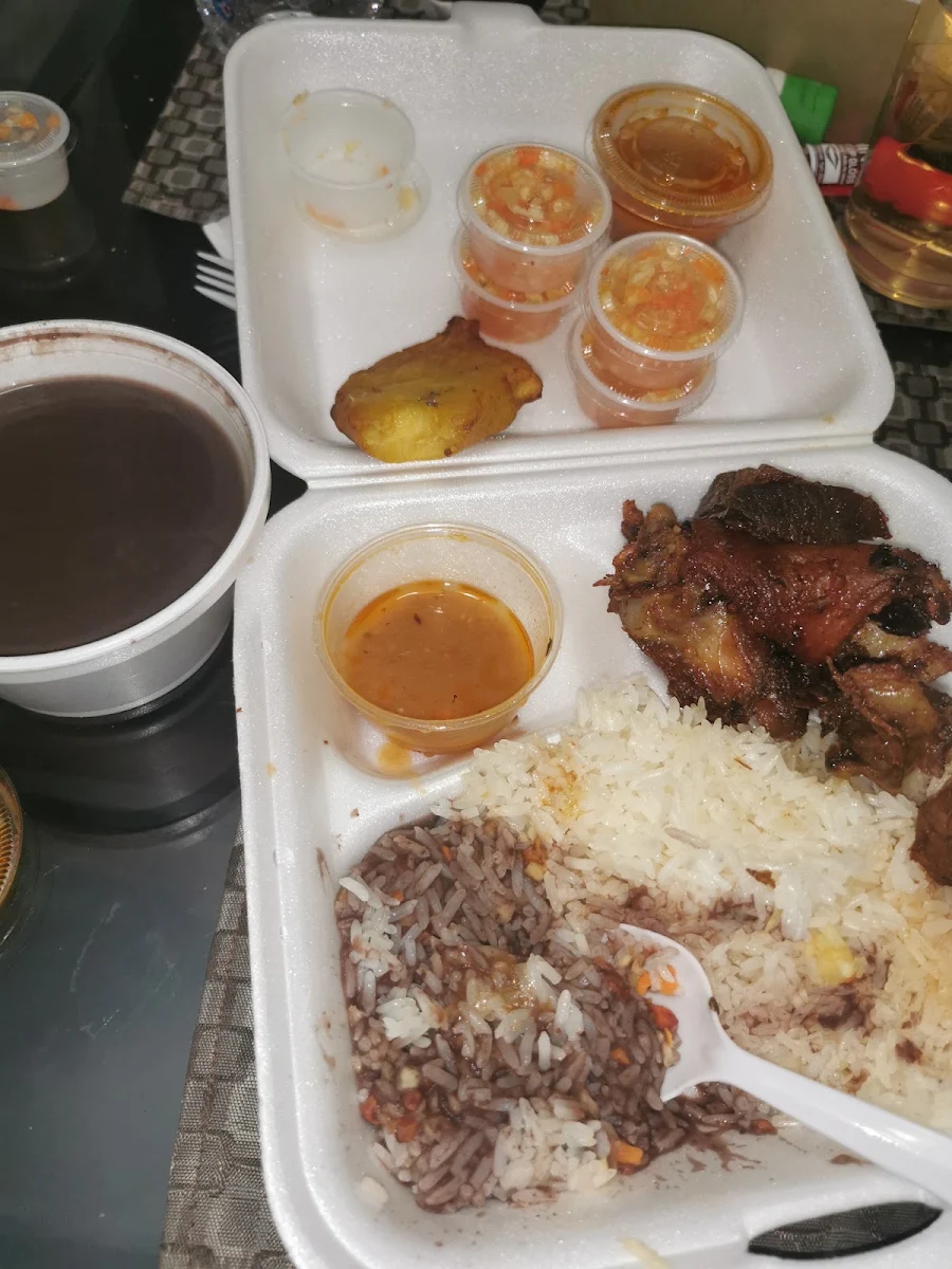 Griot Riz Blanc Sauce Pois