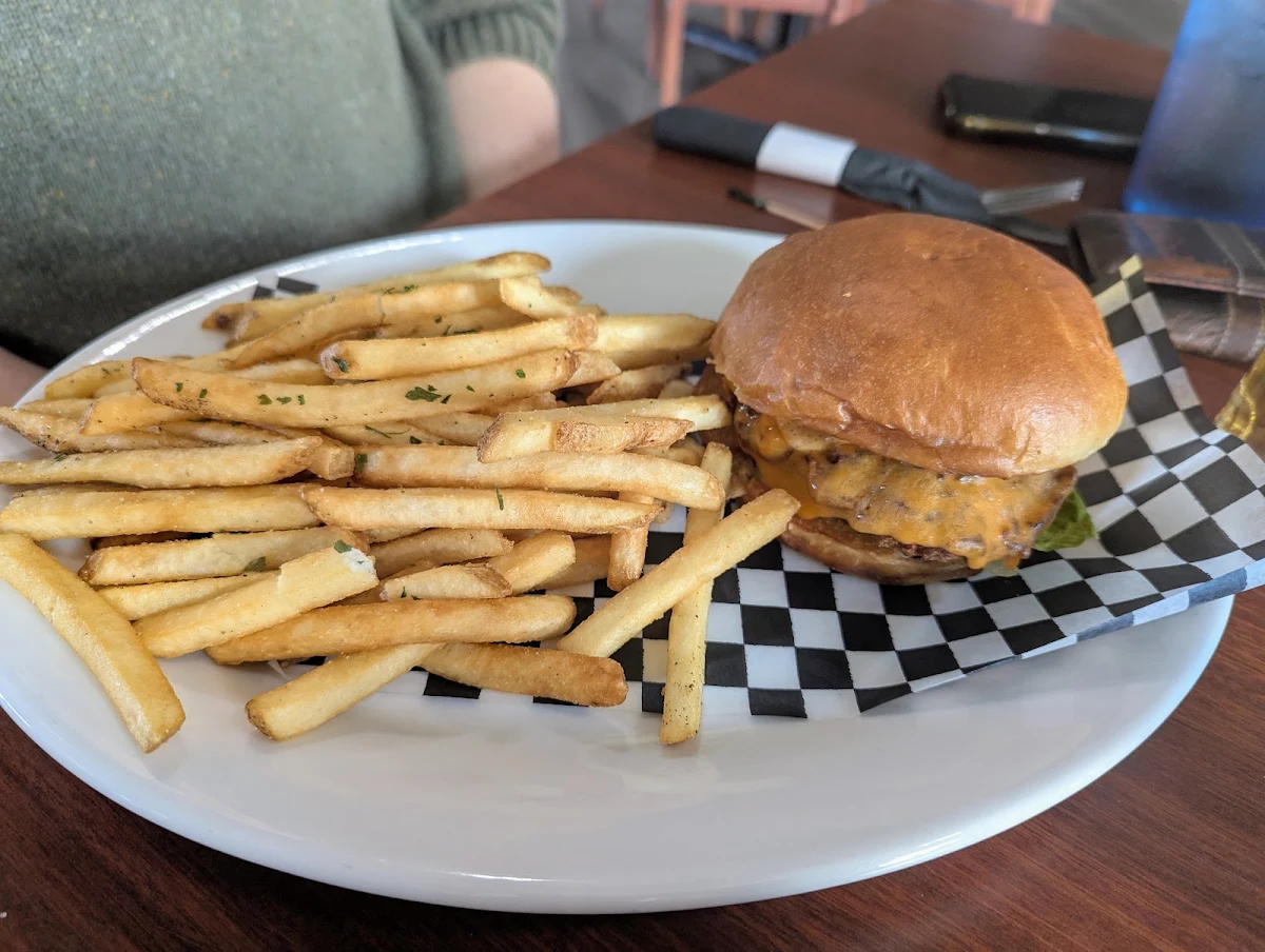 Highlights, The Crow's Nest Lounge