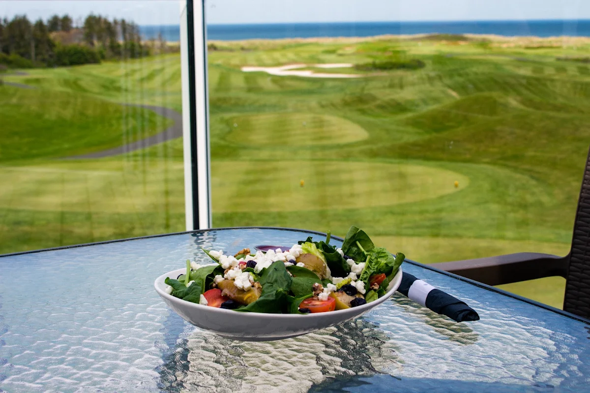Highlights, The Crow's Nest Lounge