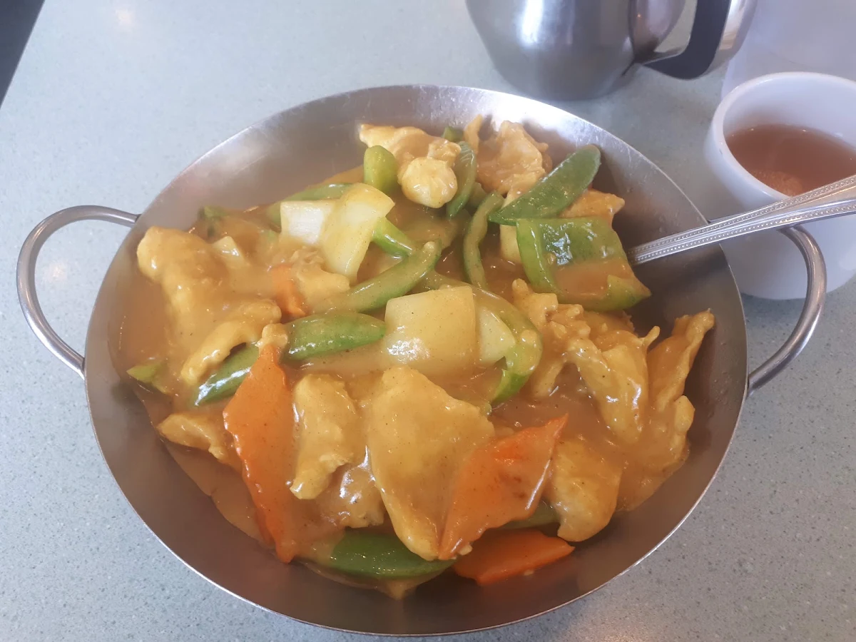 Curry Chicken on Rice with Mix Vegetables