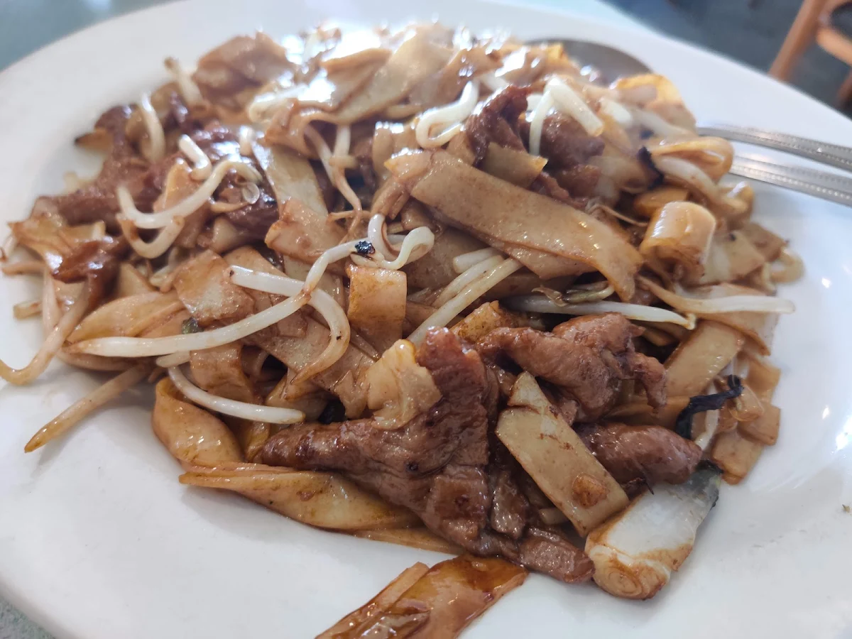 Pan Fried Rice Noodles with Beef