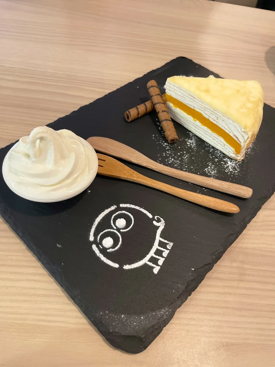 Mango Crepe