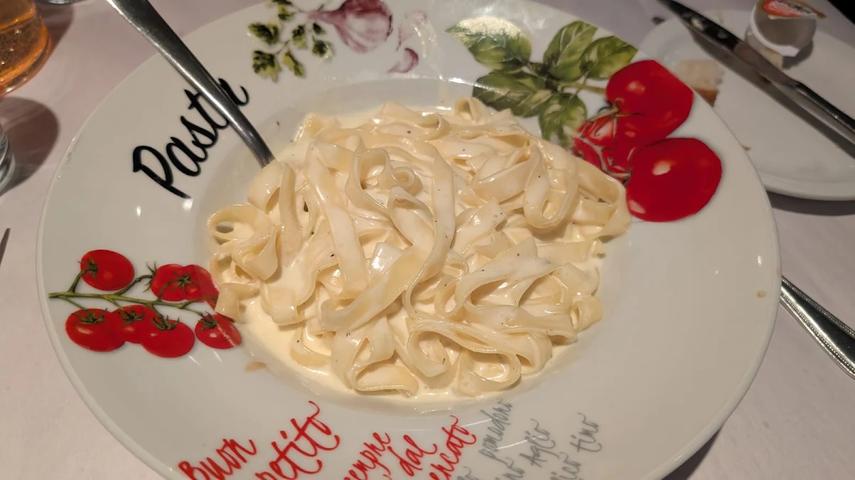 Fettuccine Alfredo