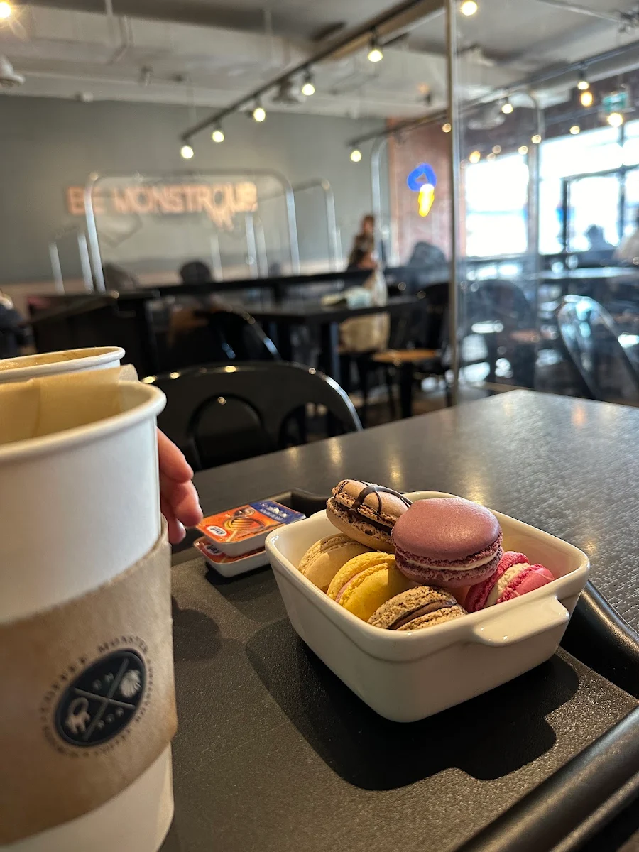 Macarons, Coffee Monster