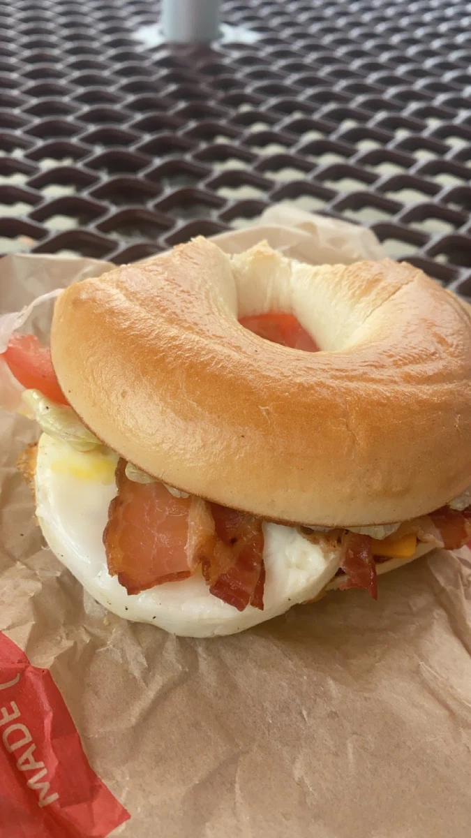 Bagel blt Sandwich