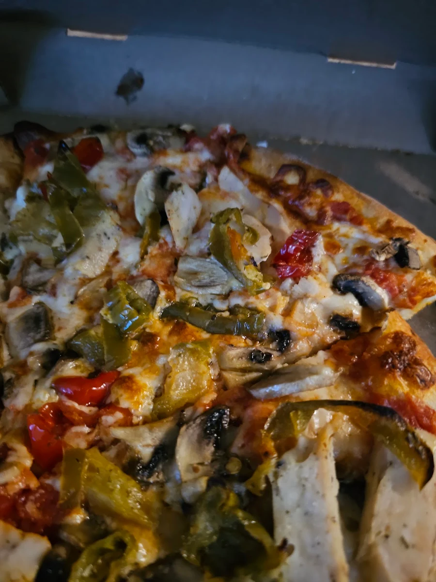 Veggie Chicken Pizza