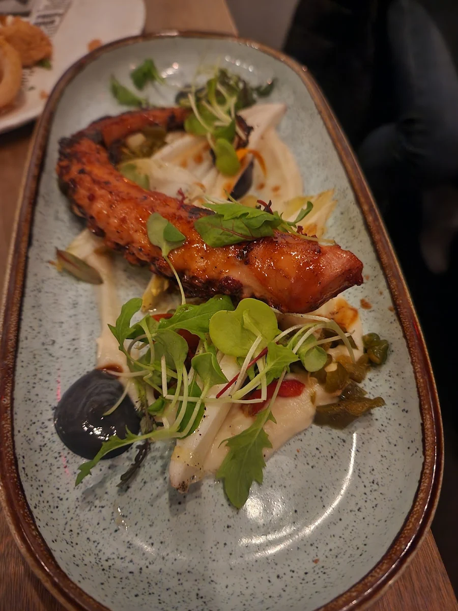 Pieuvre, Resto Catch