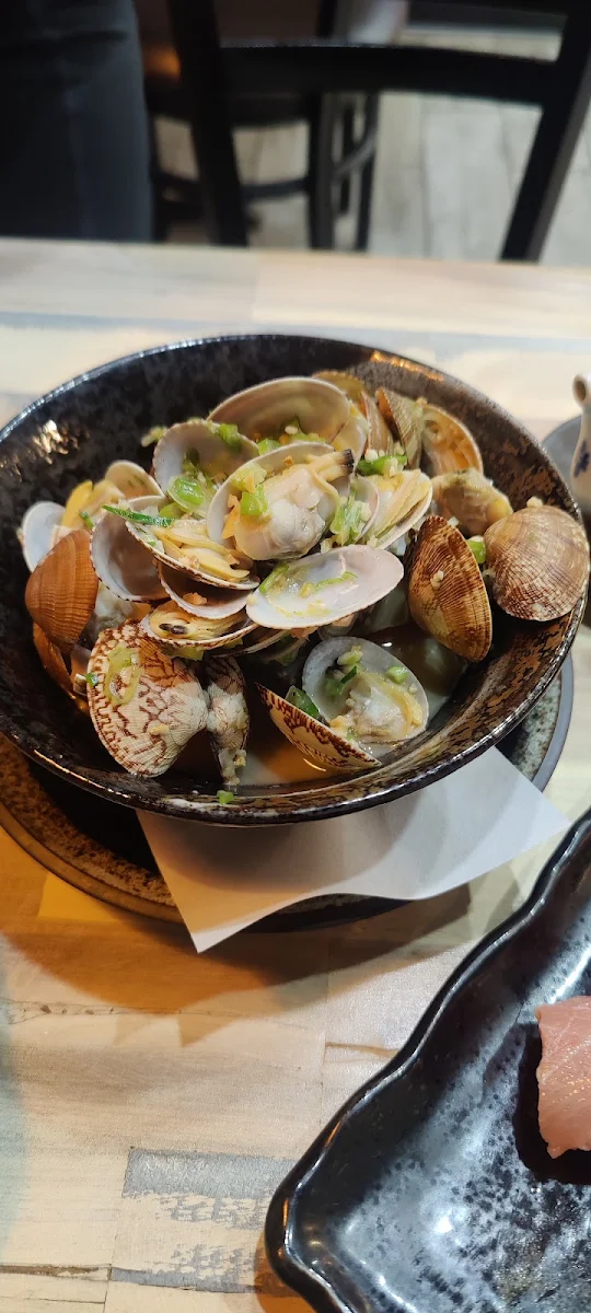 Garlic Butter Clams with Shell