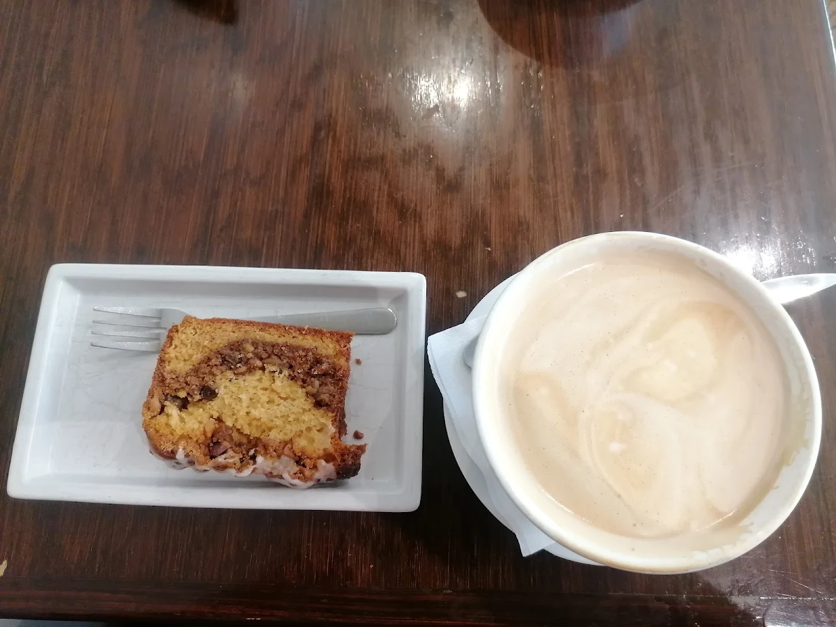 Latte Avec Gateau Au Caffé
