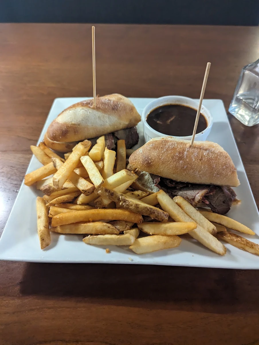 Beef Dip, Grand Forks Station Pub
