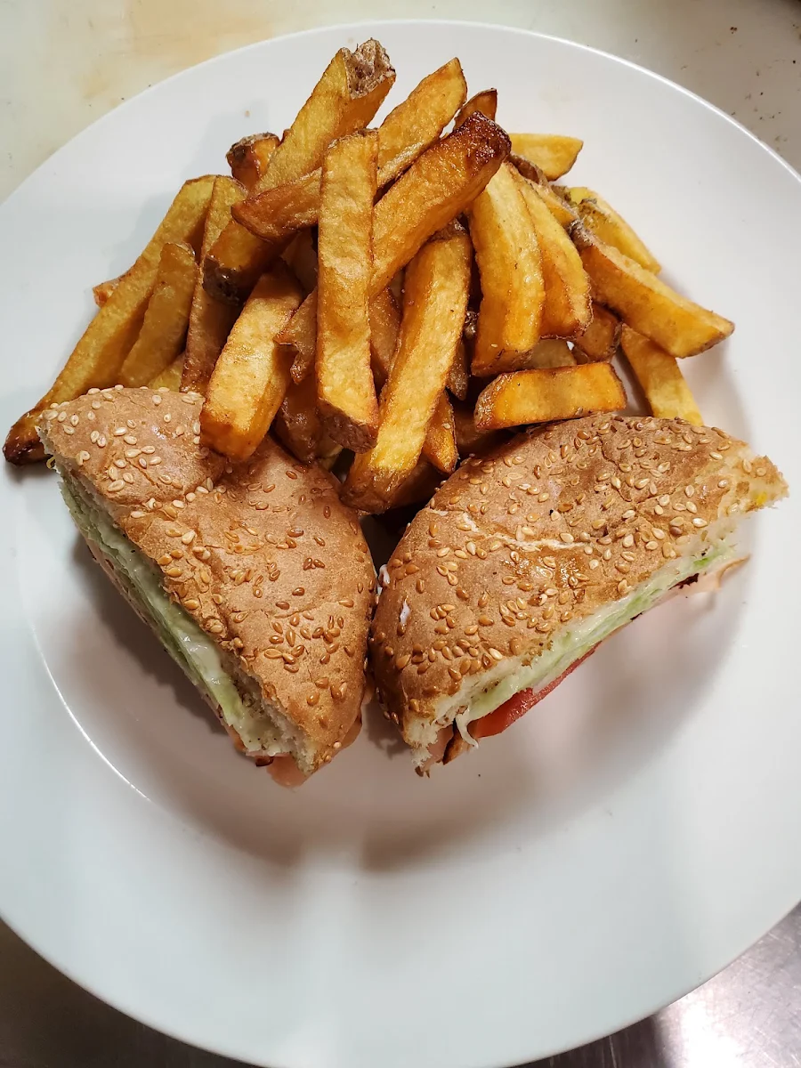 blt w Fresh Cut Fries