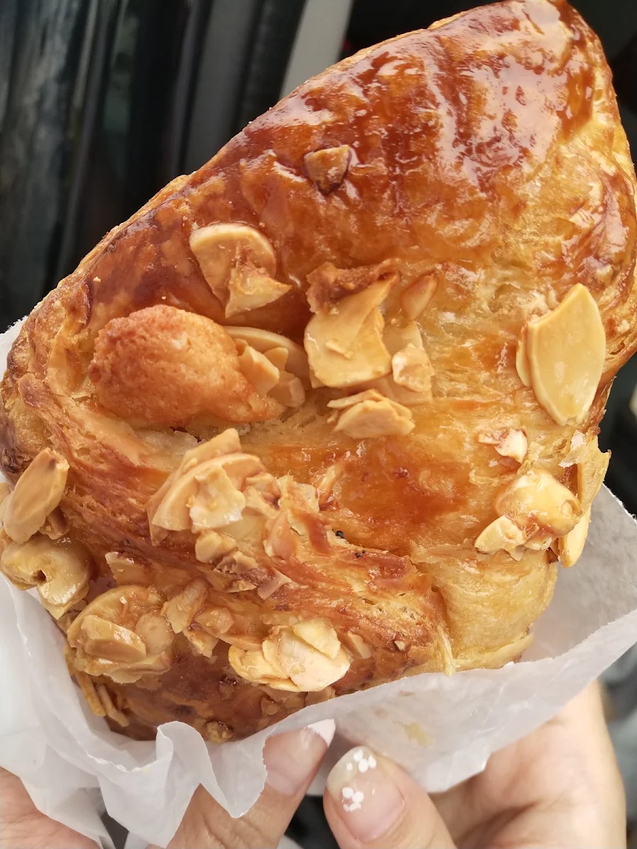 Almond Crossaint