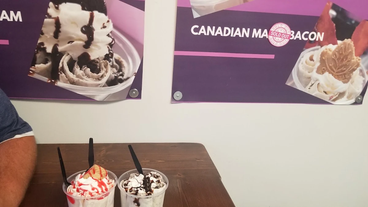 Strawberry Cheesecake and Cookie